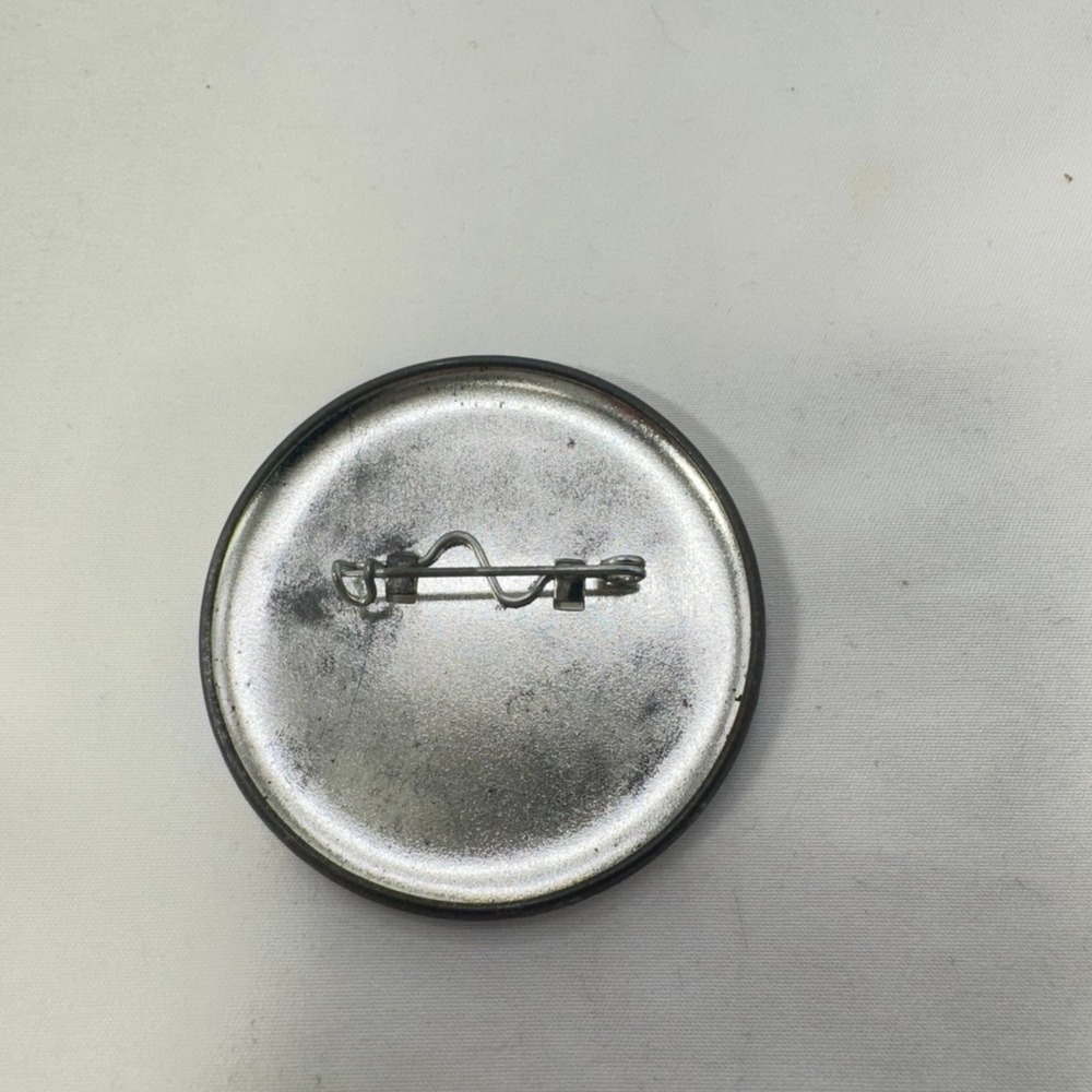 VTG Sea World button/Pin - Picture 3 of 5